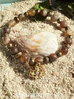 Alquimia Gold and Brown Agate Bead Bracelet with Crystal Cross Charm